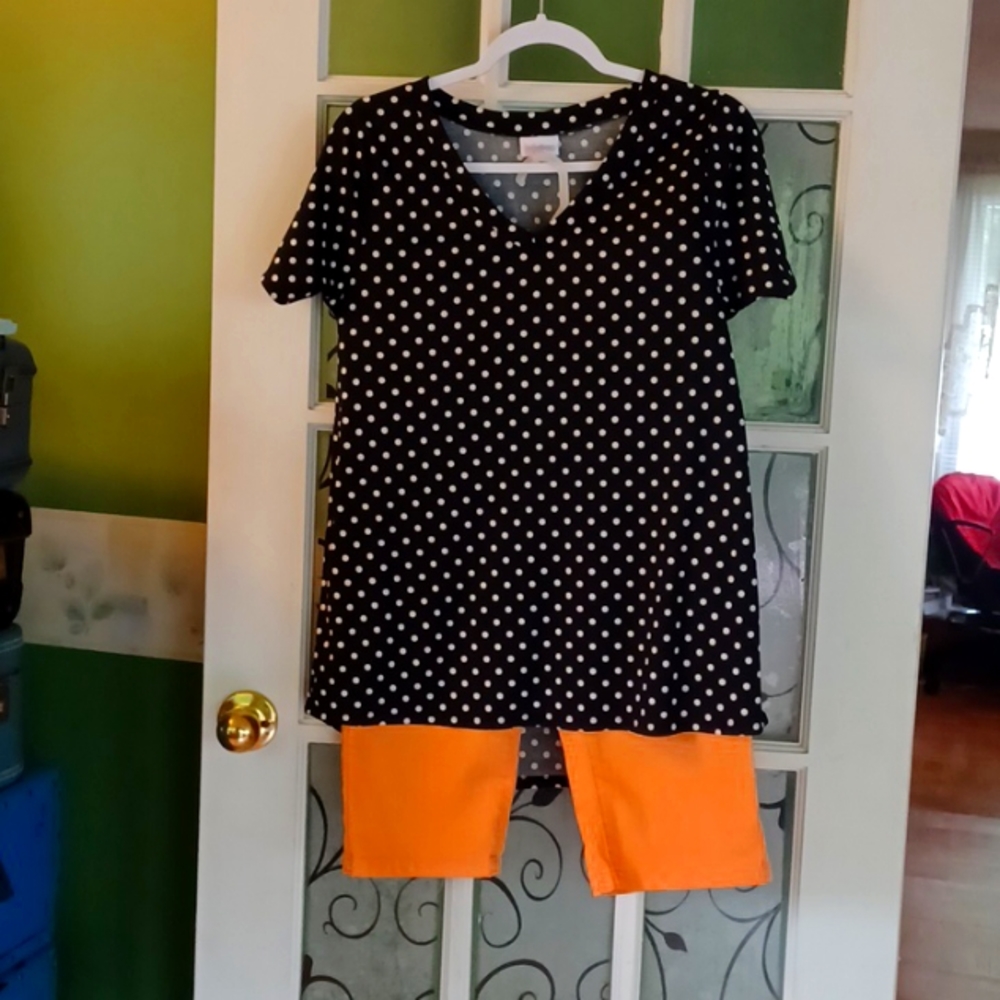 Heart of palm capris size 10p. Lularoe top size medium